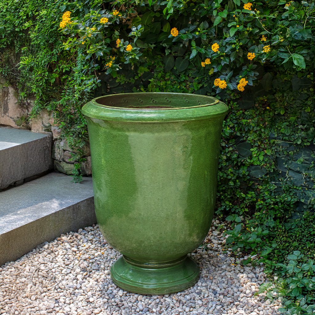 Campania Antibe Urn
