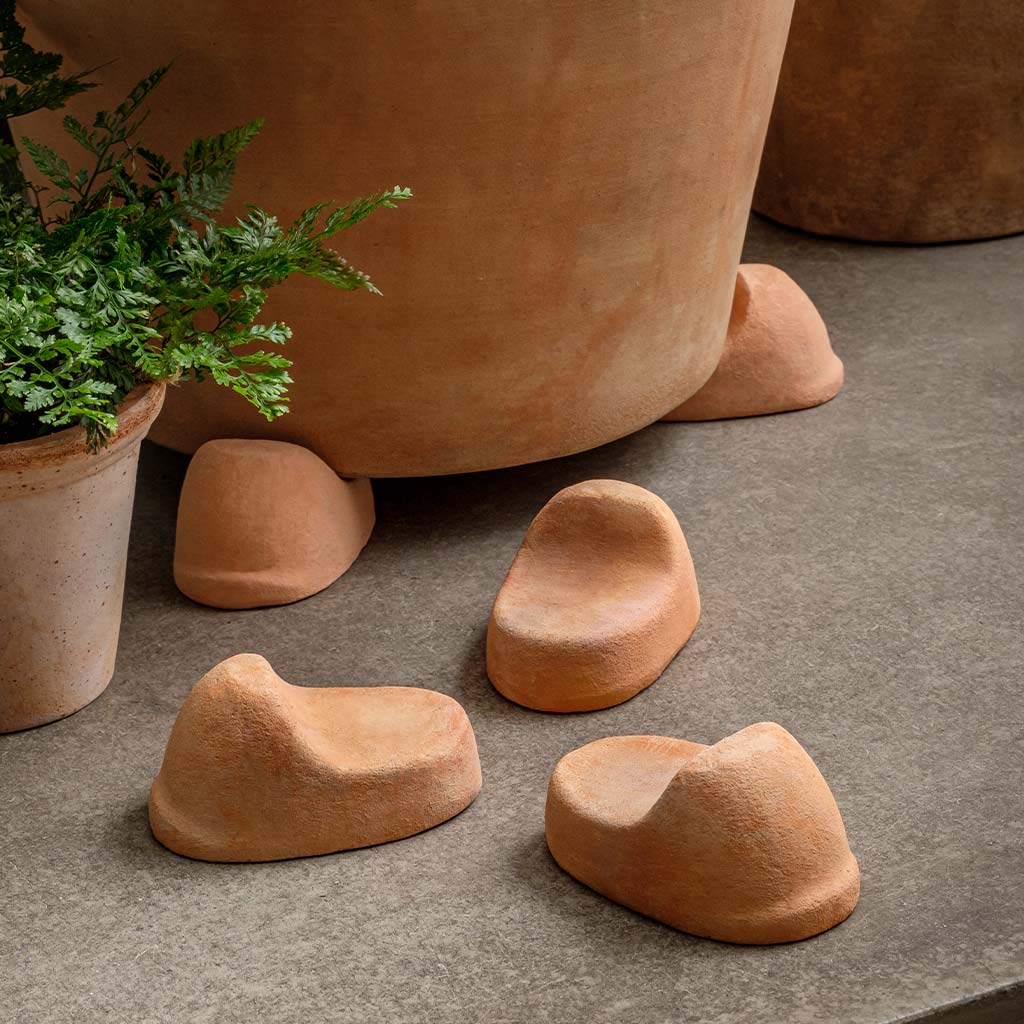 Campania Mancini Pot Risers