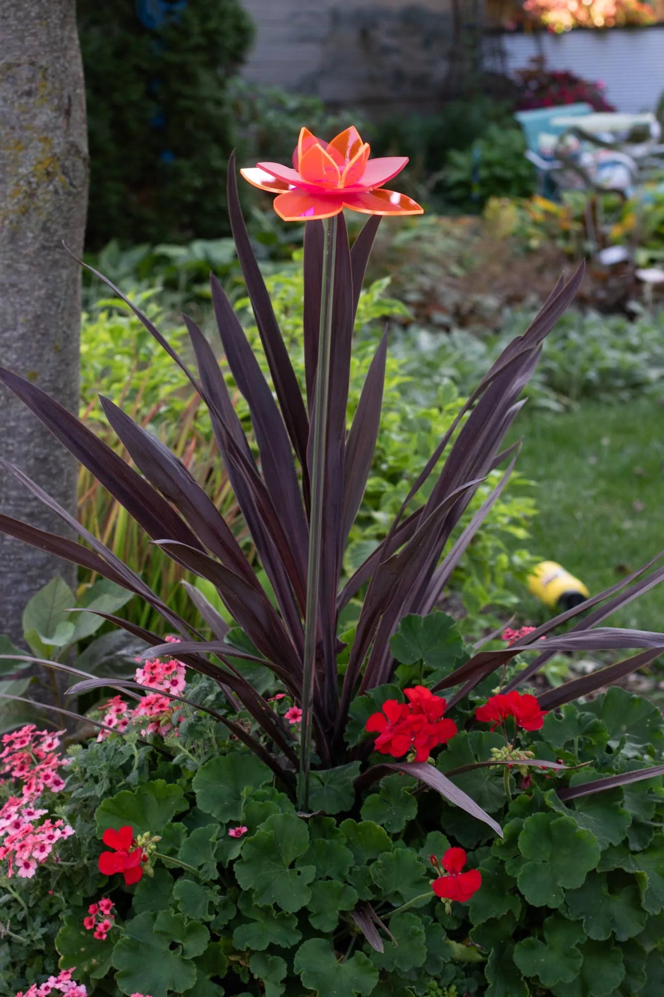 Neon Pink Daffodil plant stake | spring decor line