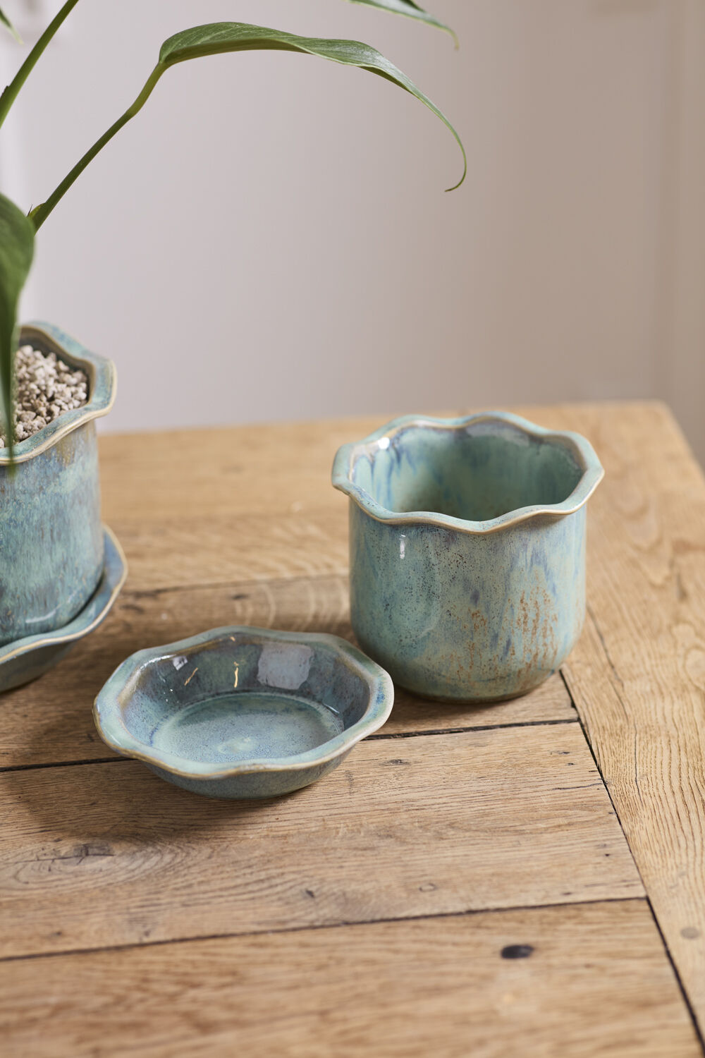 Aurina Pot with Saucer