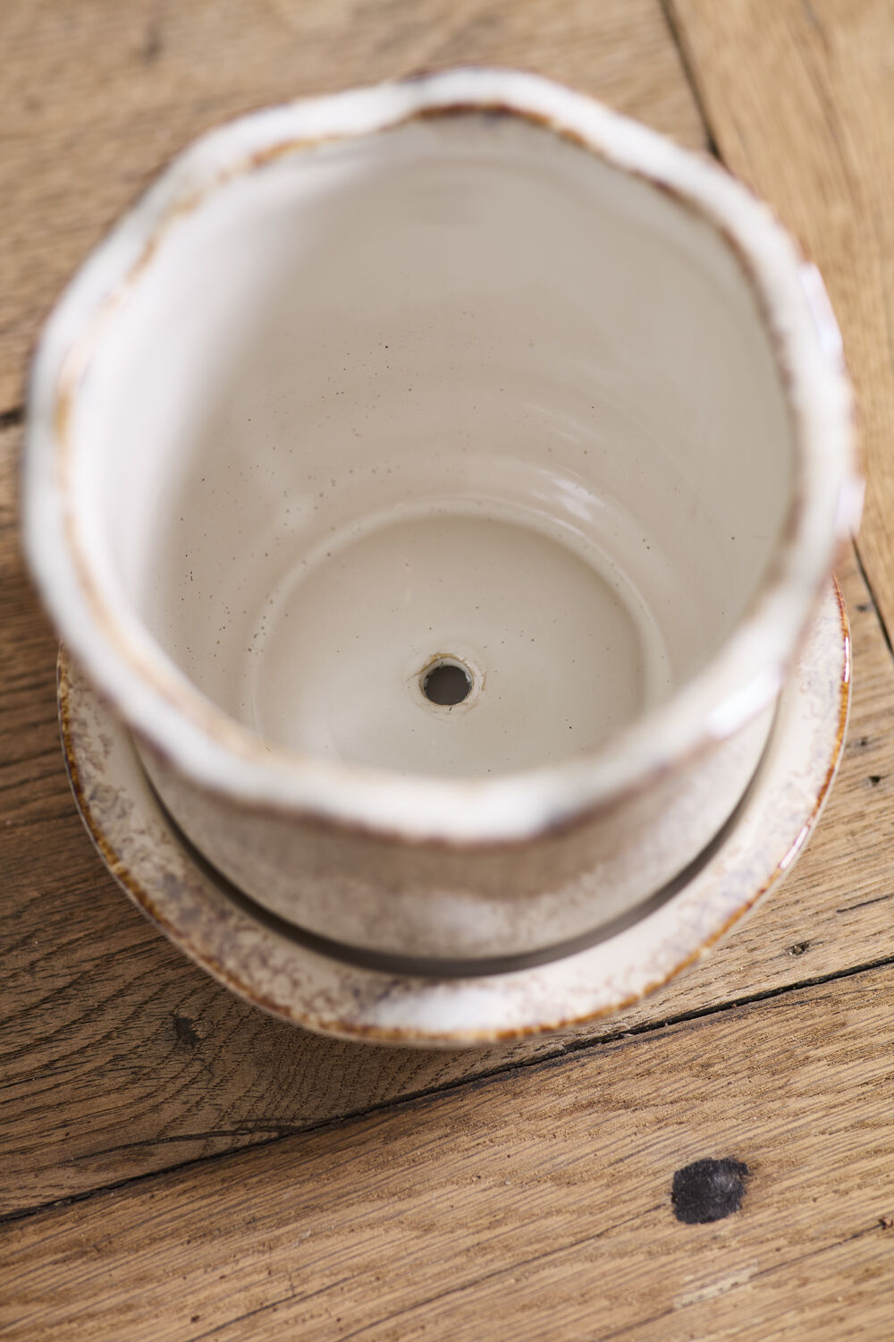 Aurina Pot with Saucer